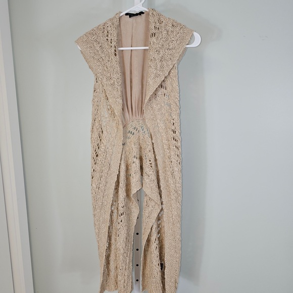 BCBGMaxAzria Sweaters - BCBGMAXAZRIA Knit crochet Cover. topper XL